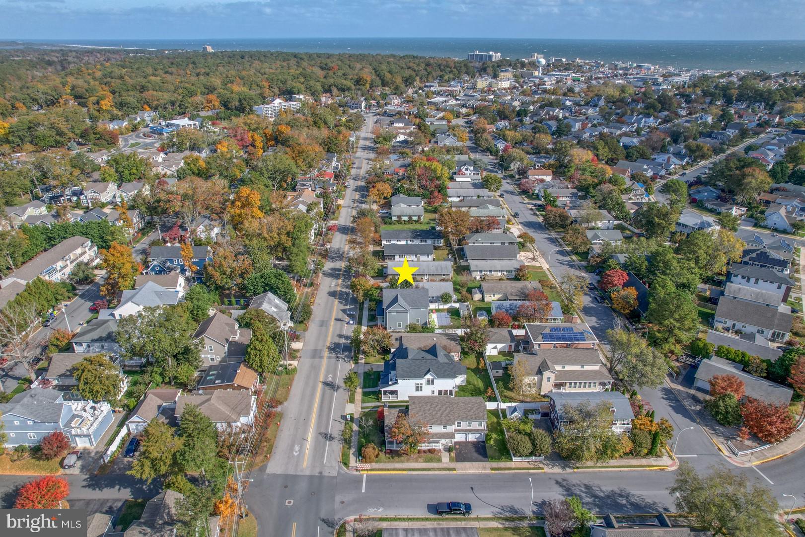 COUNTRY CLUB ESTATES - Residential