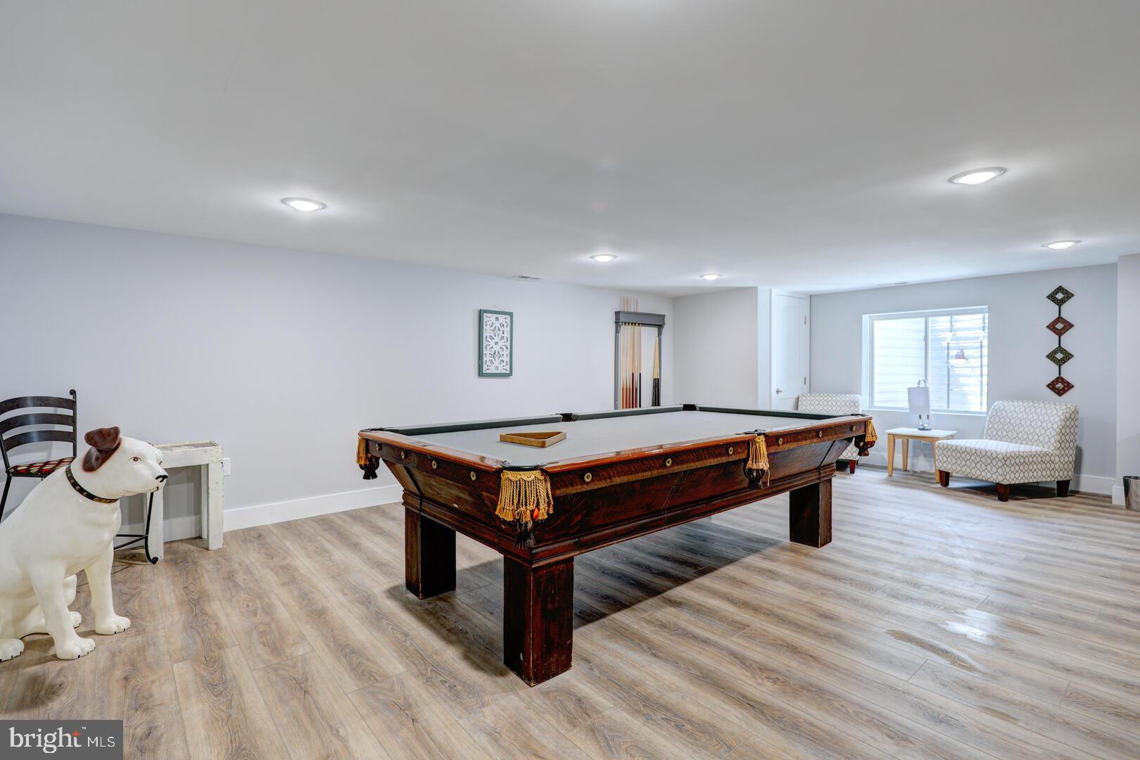 COUNTRY CLUB ESTATES - Residential