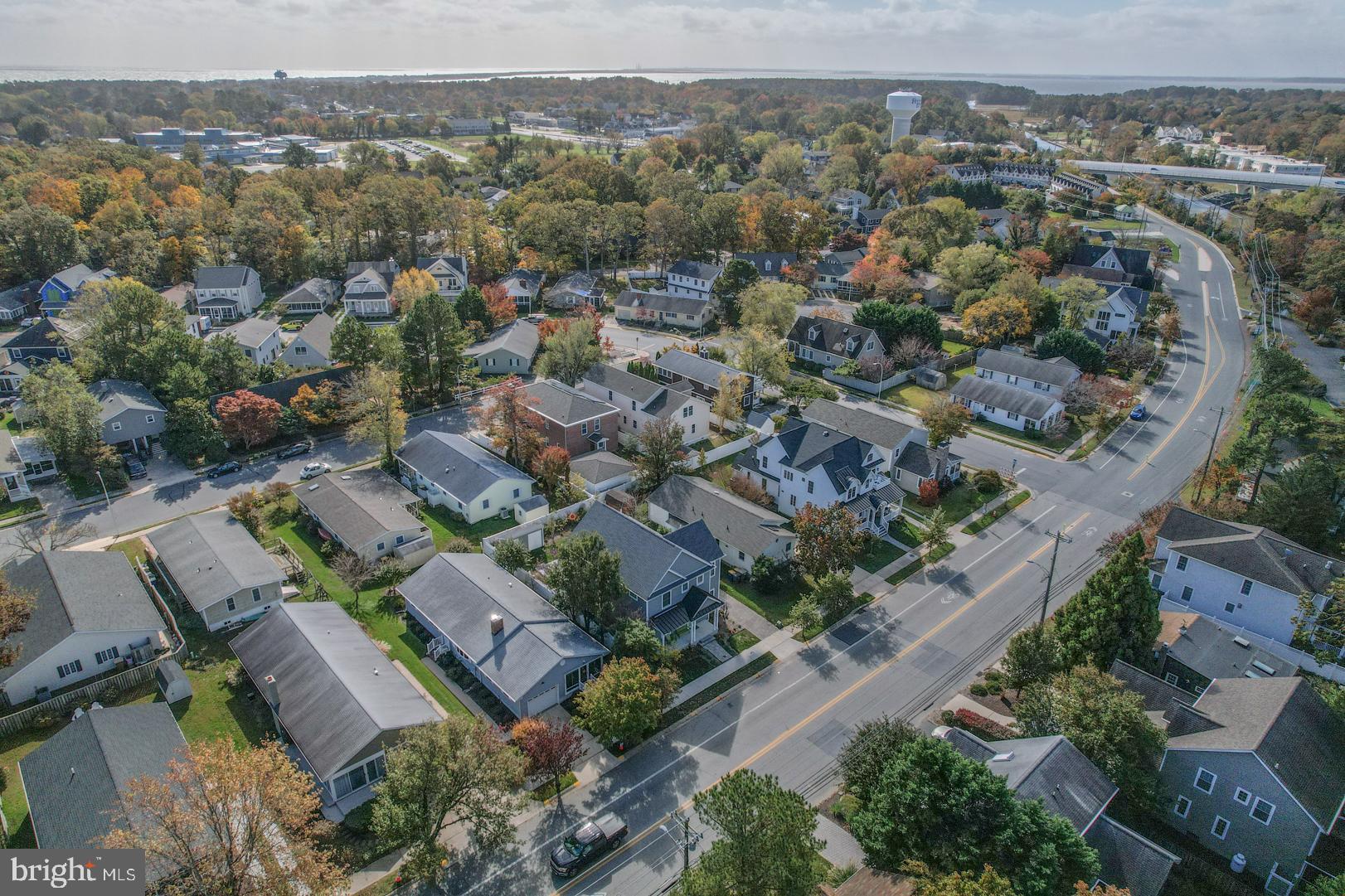 COUNTRY CLUB ESTATES - Residential