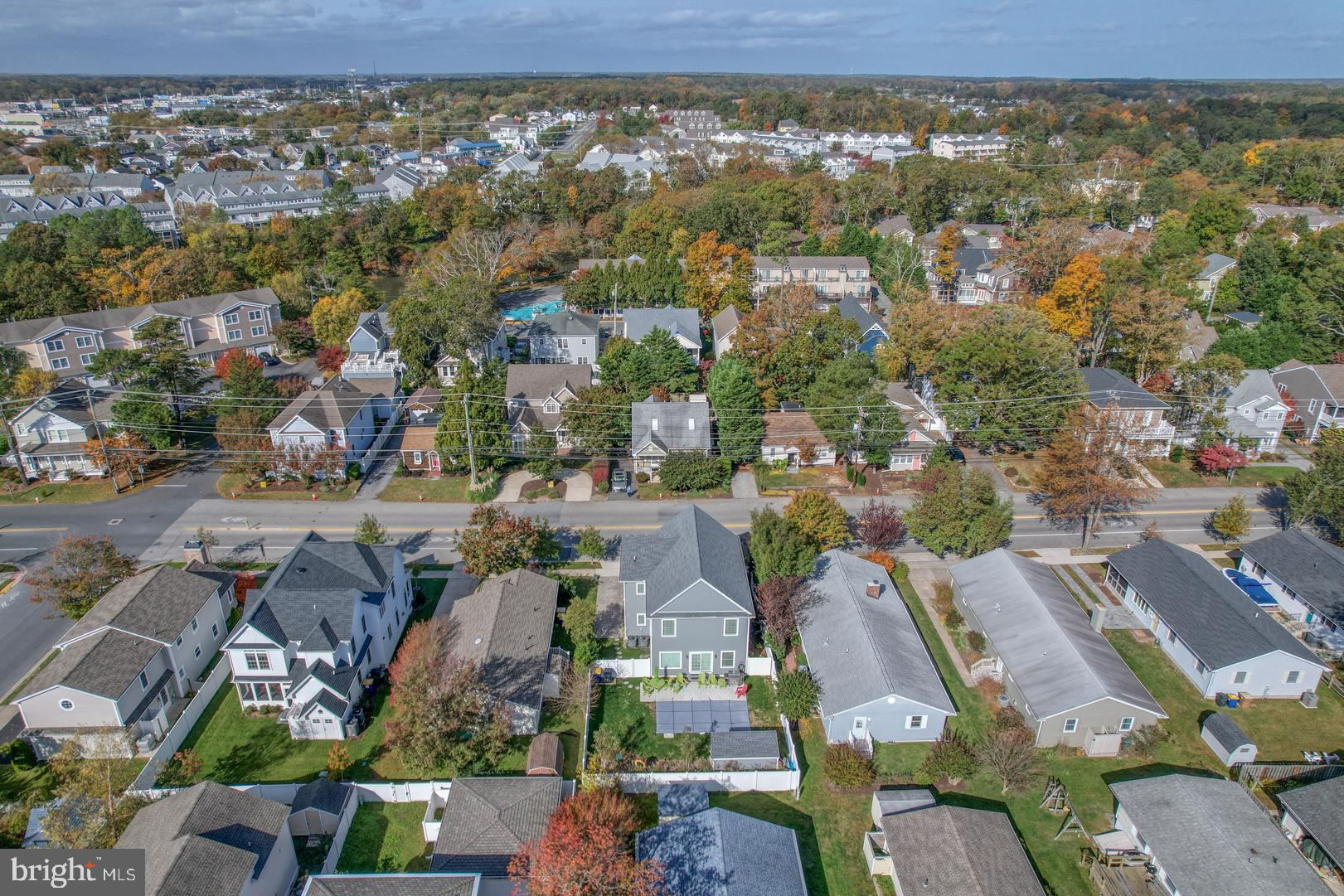 COUNTRY CLUB ESTATES - Residential