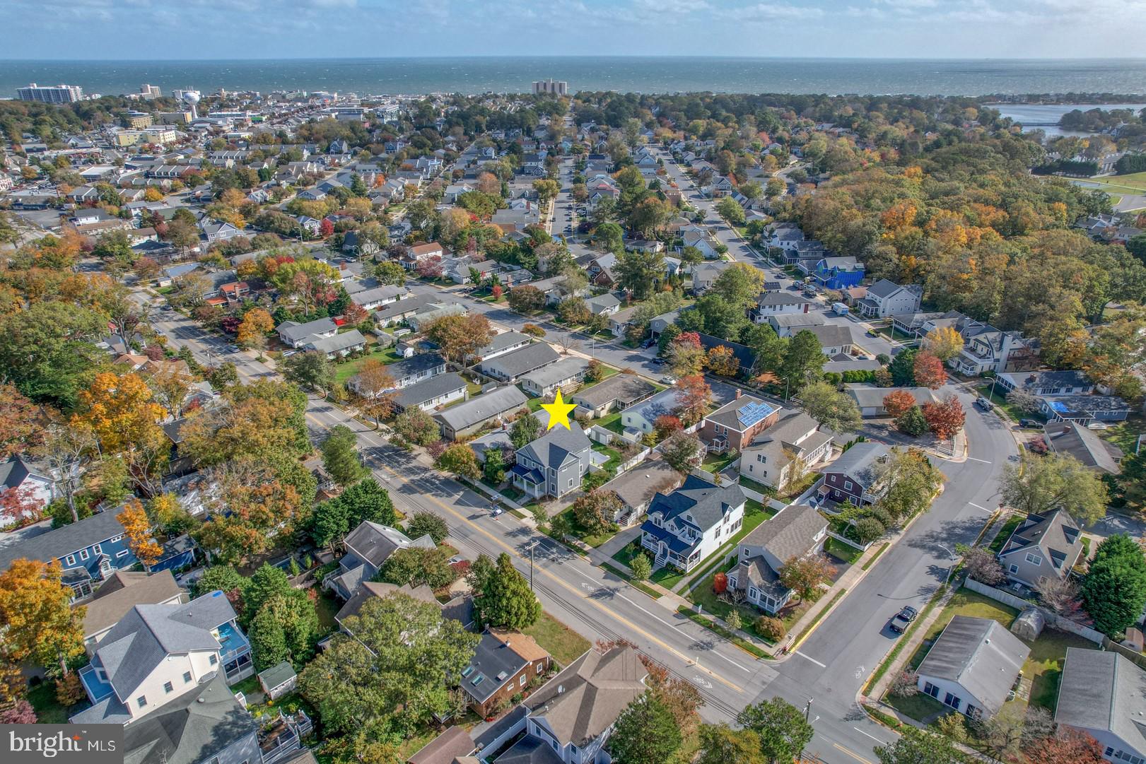 COUNTRY CLUB ESTATES - Residential