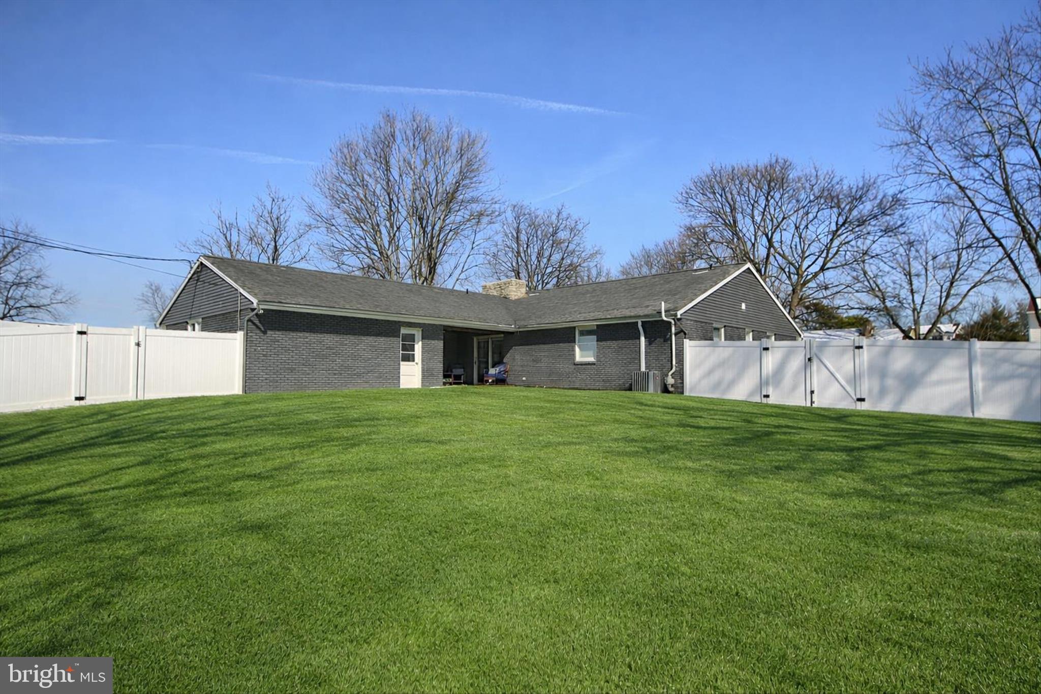 PENNSBURG - Residential