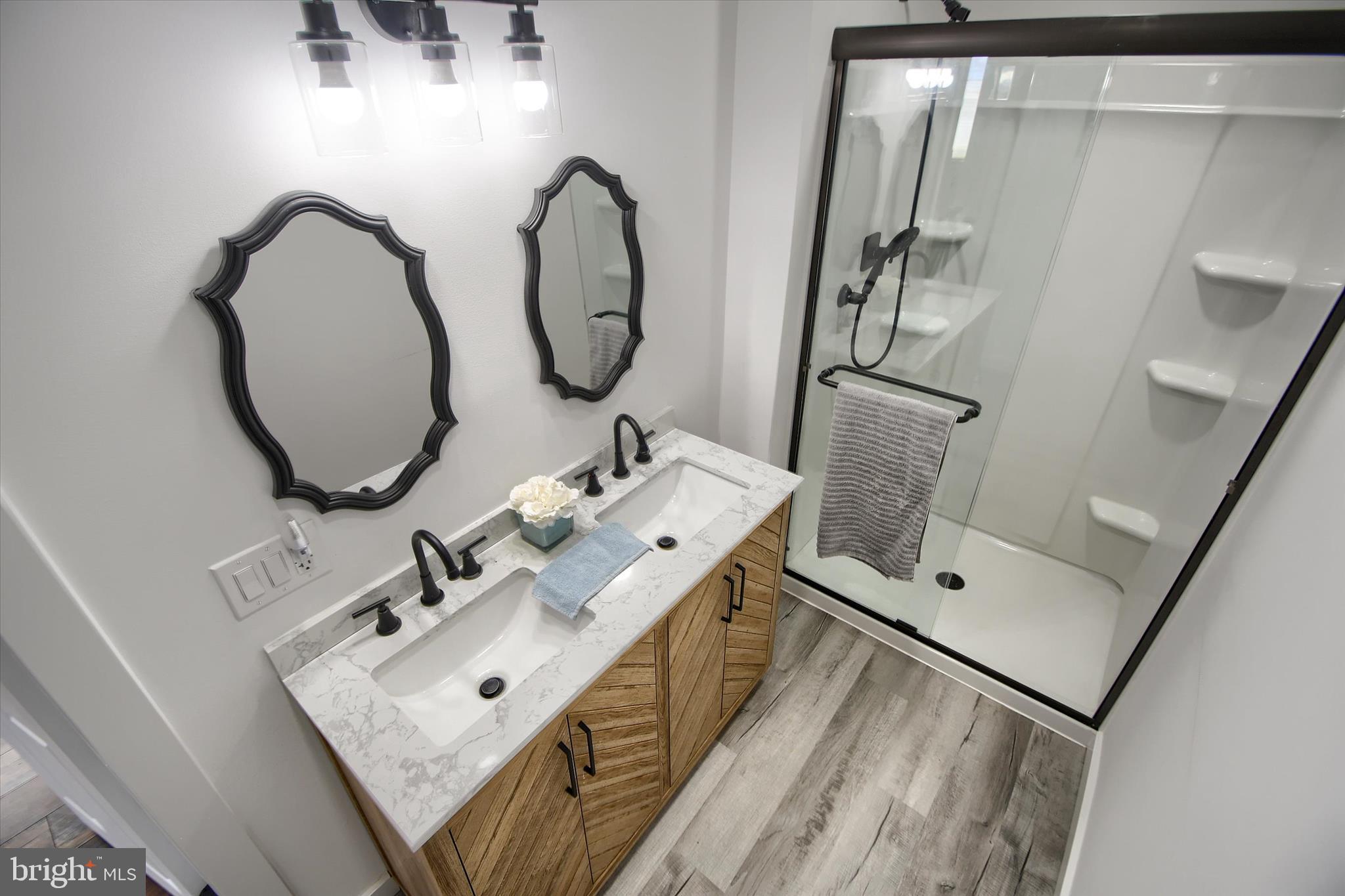 PENNSBURG - Residential