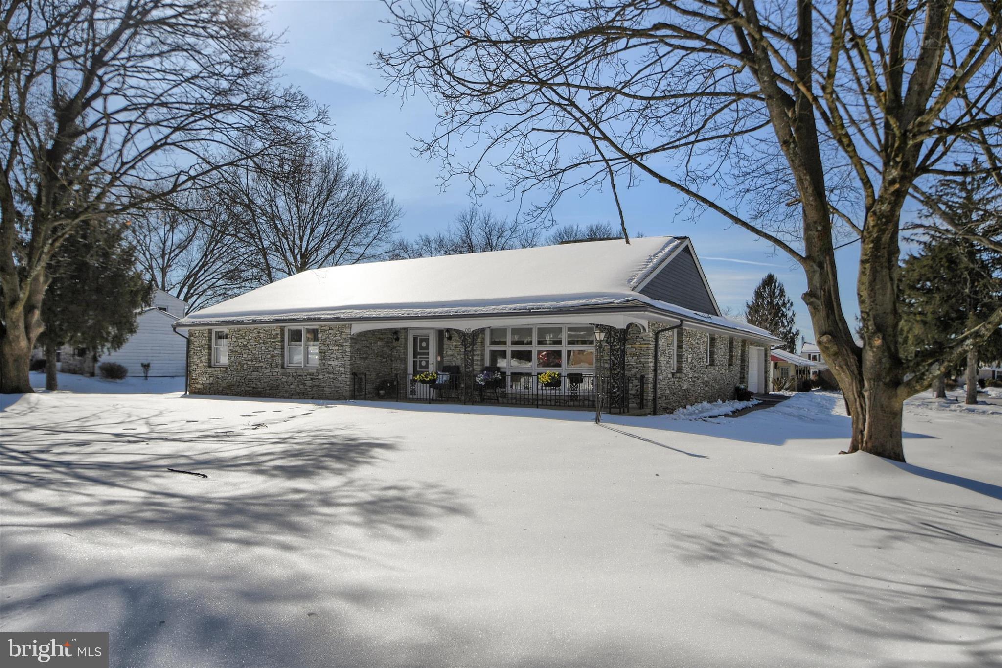 1001 LAKEVIEW TERRACE