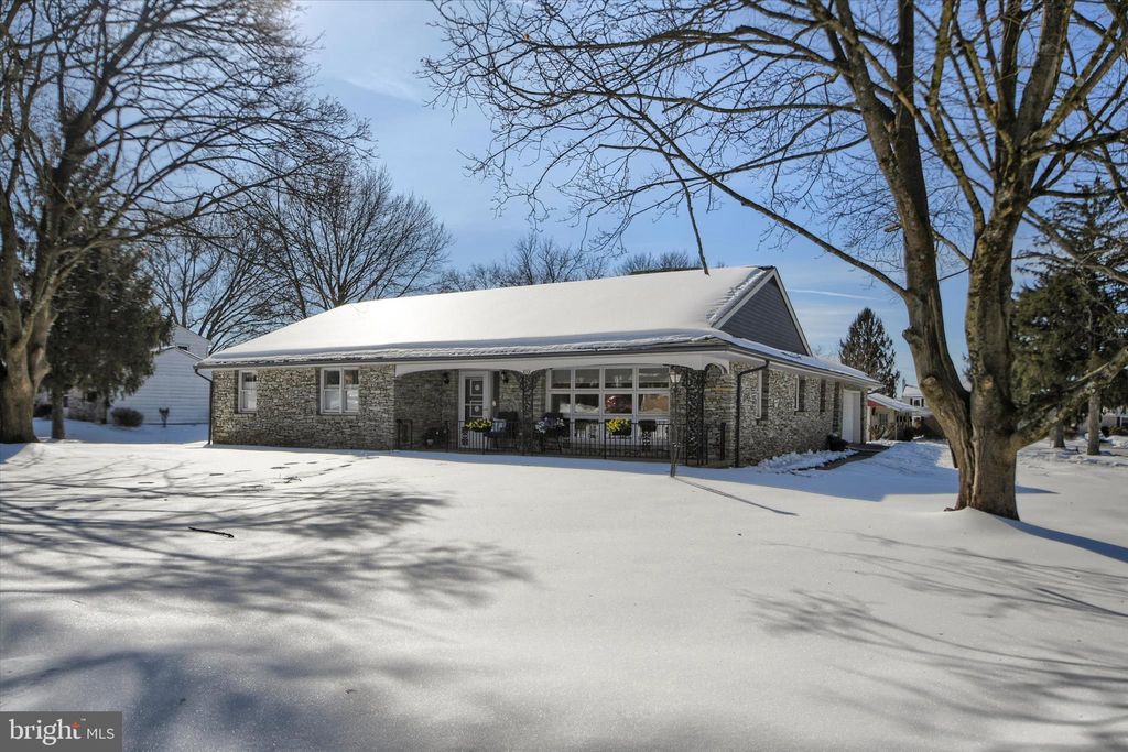 Photo of 1001 Lakeview Terrace, PENNSBURG, PA 18073 (MLS # PAMC2167422)