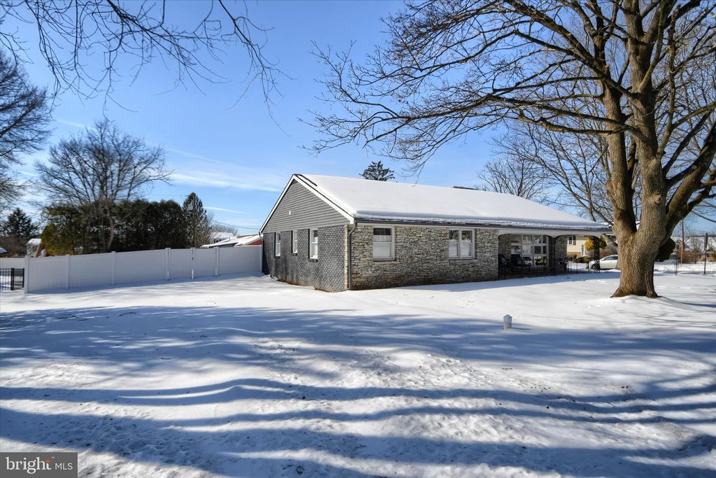 Photo of 1001 Lakeview Terrace, PENNSBURG, PA 18073 (MLS # PAMC2167422)