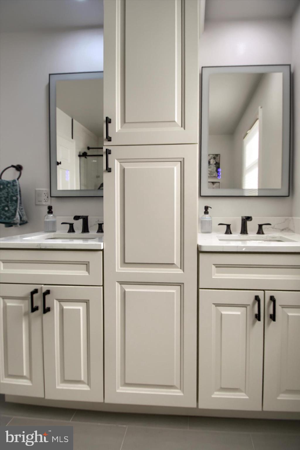 PENNSBURG - Residential