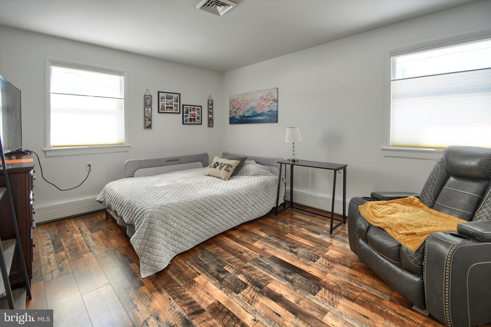 PENNSBURG - Residential