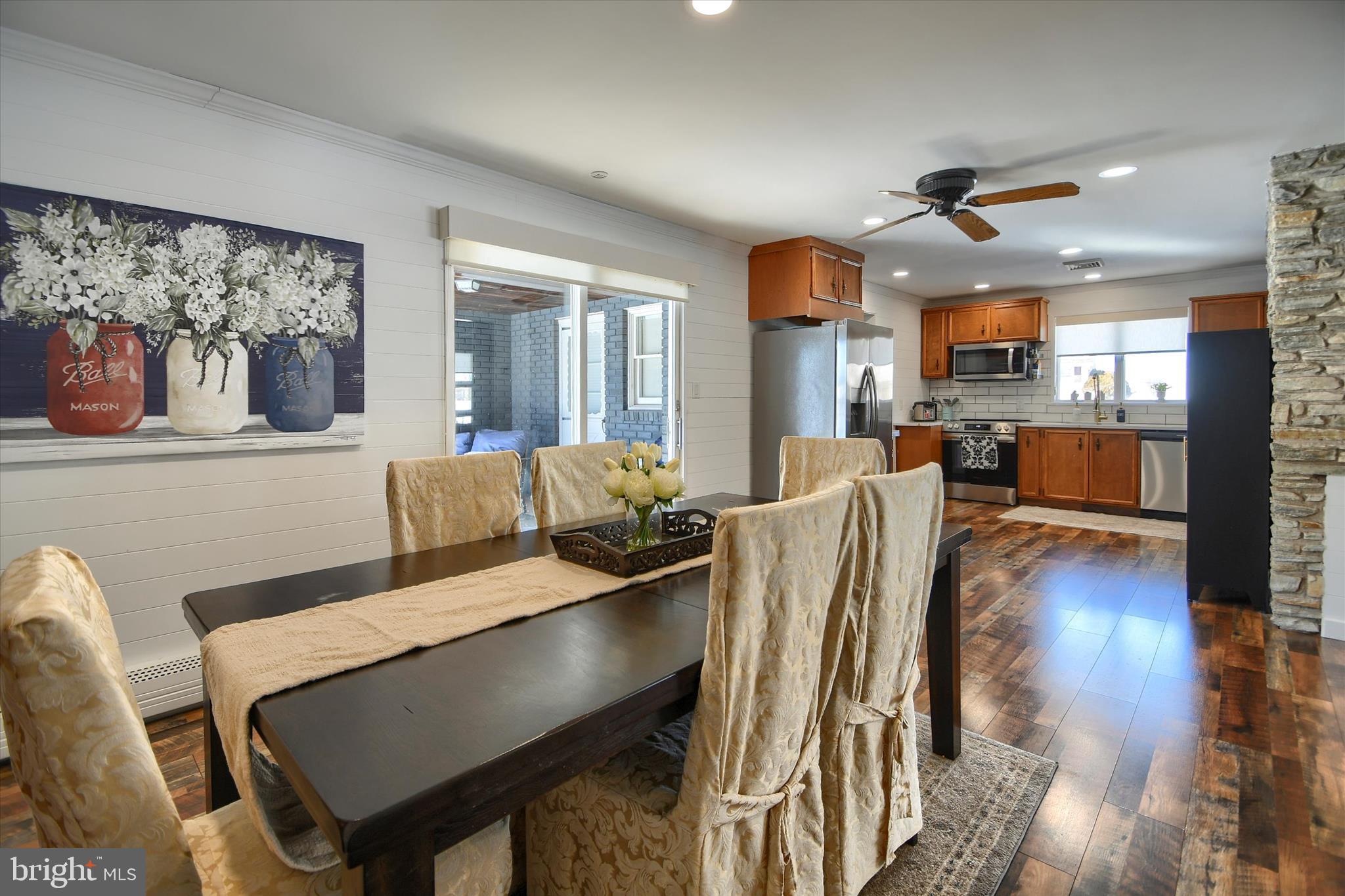 PENNSBURG - Residential