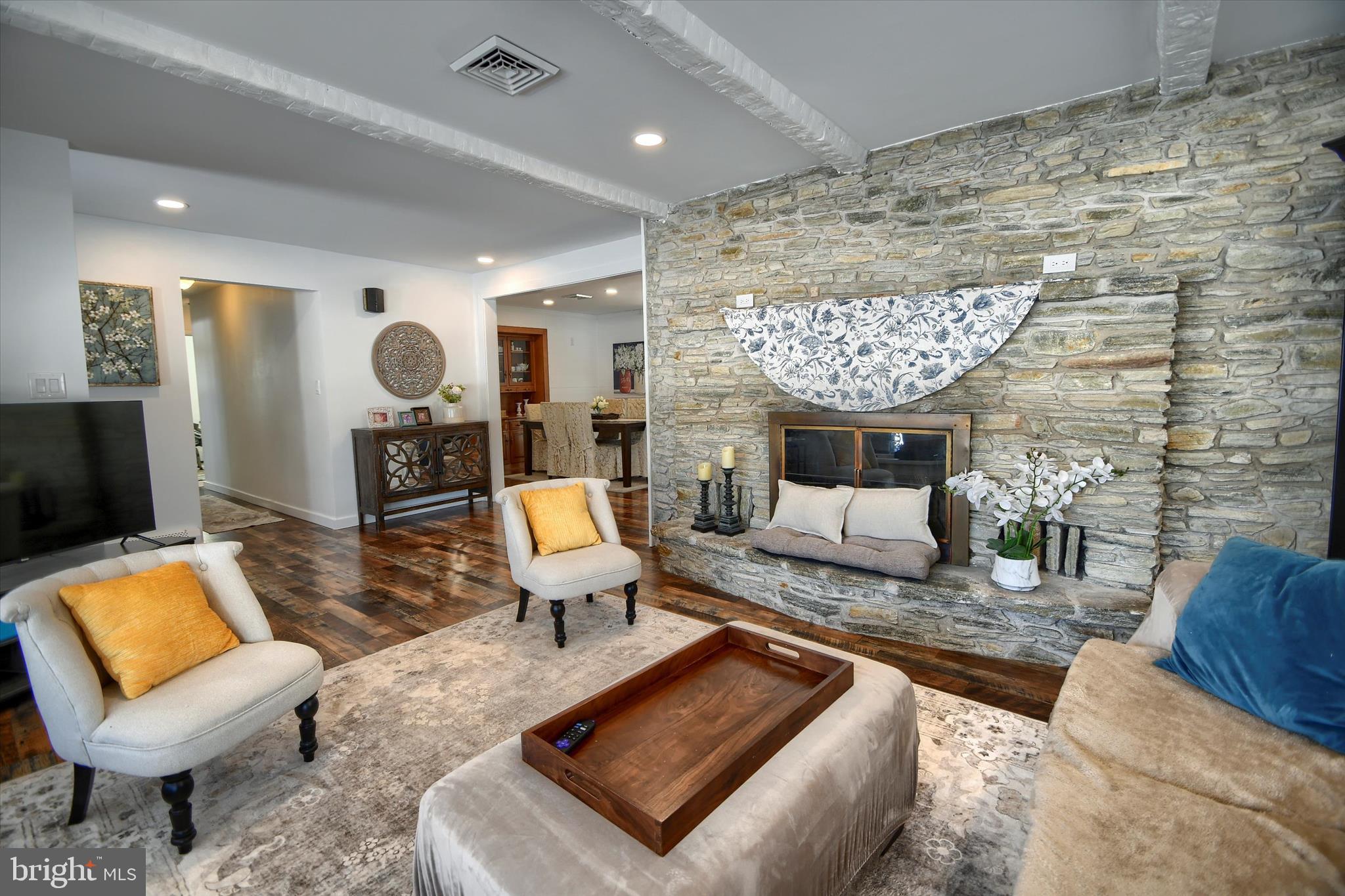 PENNSBURG - Residential