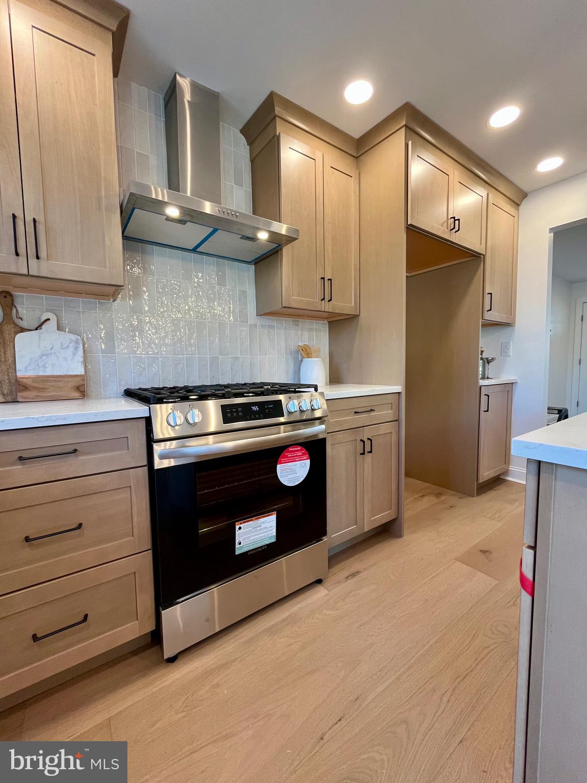 BELMONT TERR - Residential