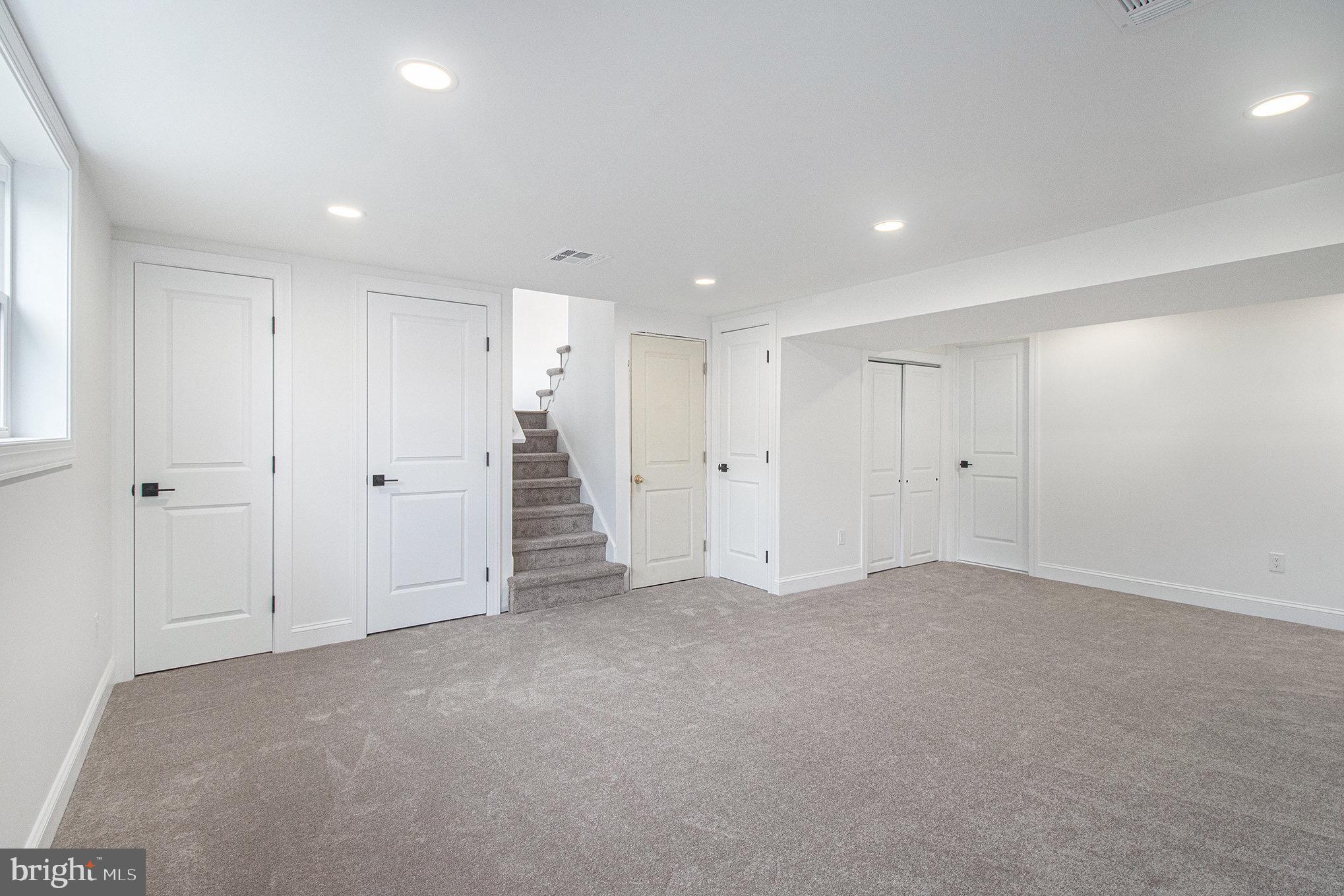 BELMONT TERR - Residential