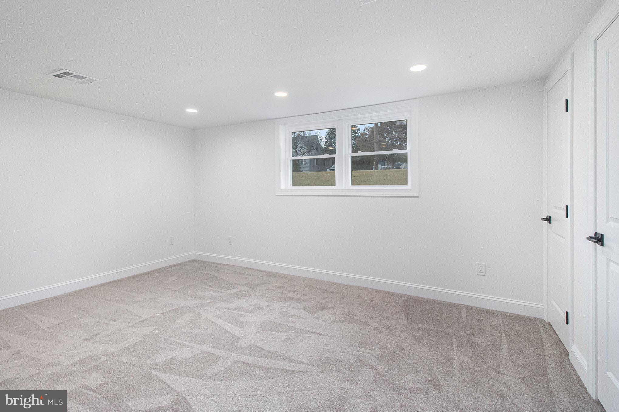 BELMONT TERR - Residential