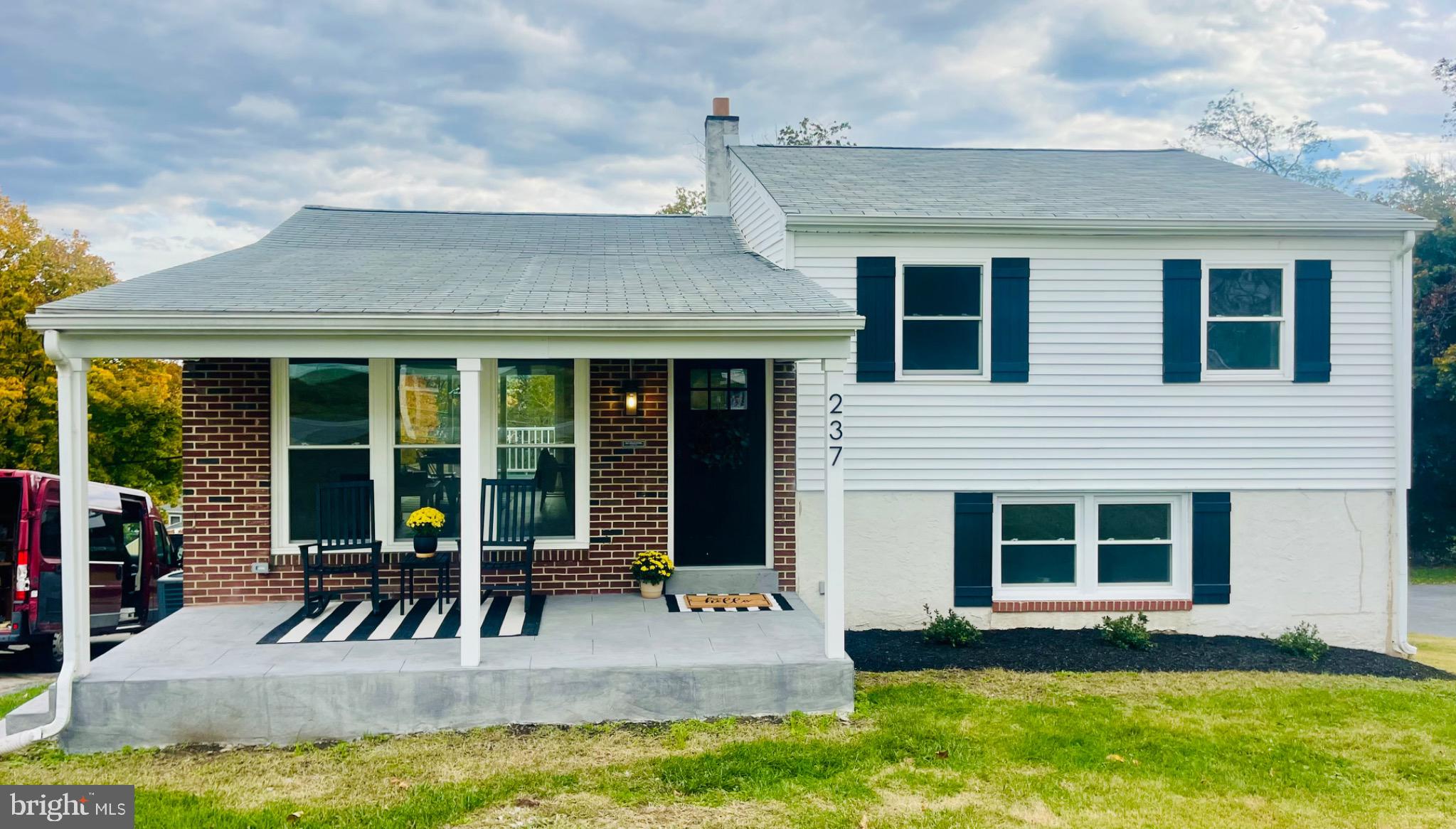 BELMONT TERR - Residential