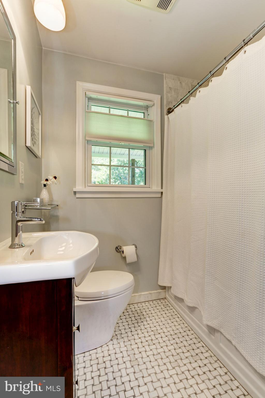 GLENMONT FOREST - Residential