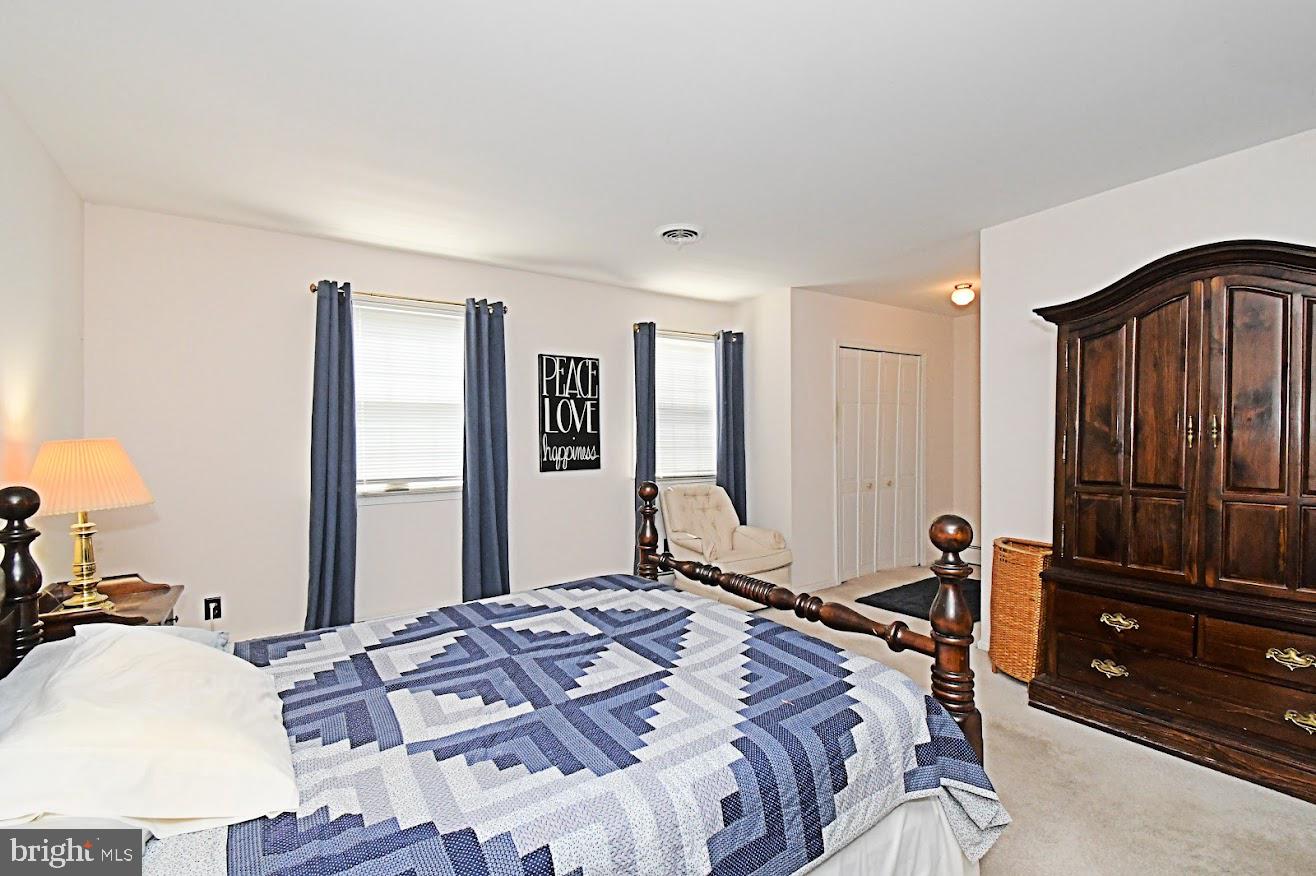 TOWER HILL - Residential