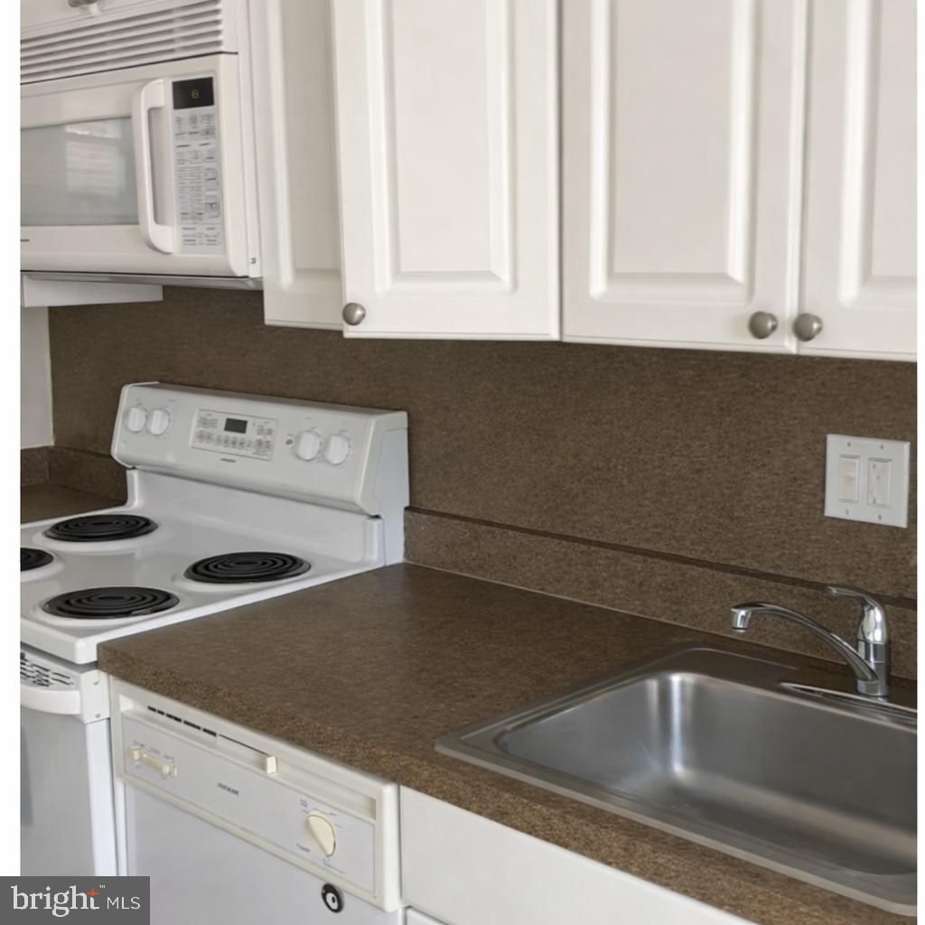 Photo of 407 S 10th Street #2, PHILADELPHIA, PA 19147 (MLS # PAPH2584630)