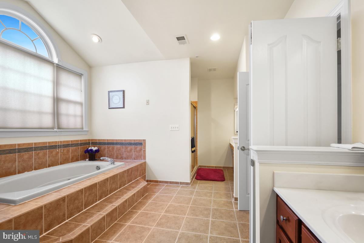 WOODMORE NORTH - Residential