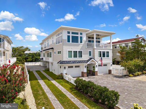 Townhouse For Sale - 2 E 28th Street #B<br/> Ocean County, BARNEGAT LIGHT, NJ 08006