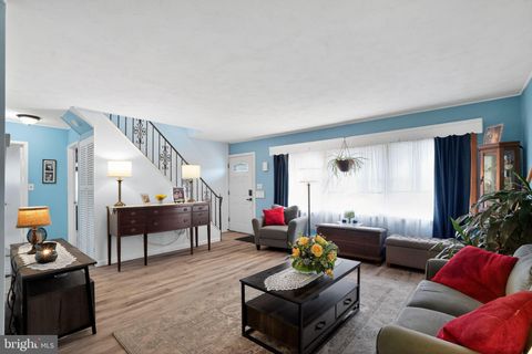 Homes For Sale - 120 Vermont Lane<br/> LEVITTOWN, PA 19054