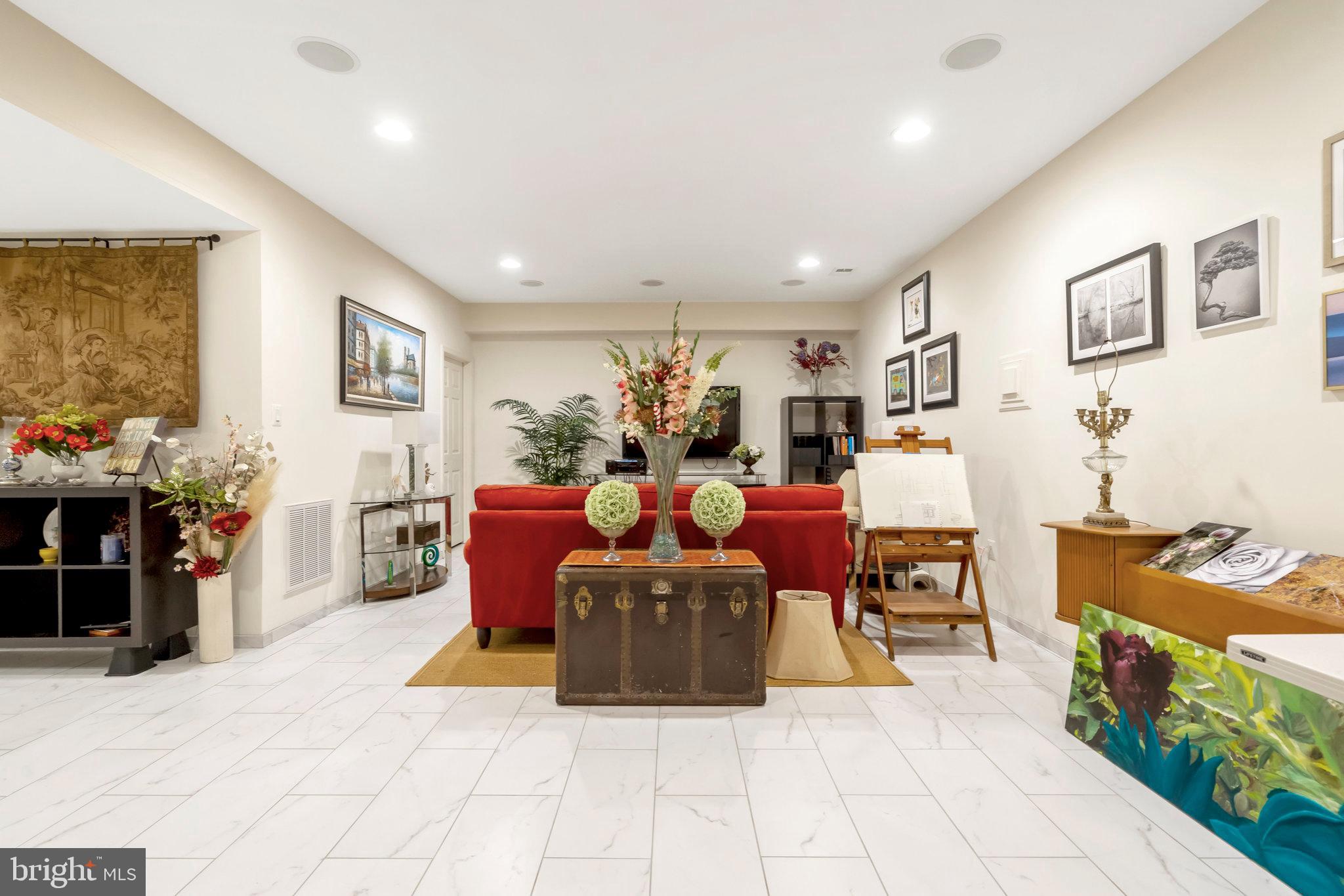 HASTINGS MARKETPLACE - Residential Lease