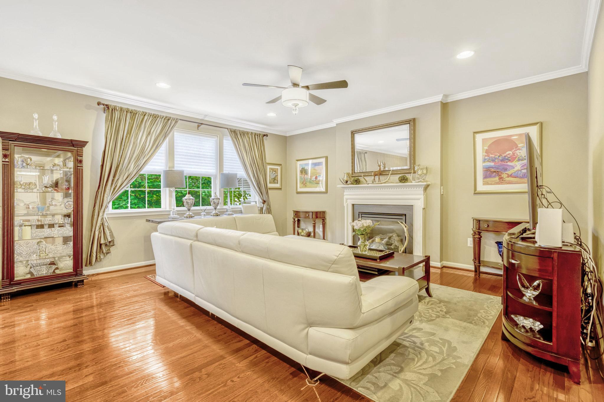 HASTINGS MARKETPLACE - Residential Lease