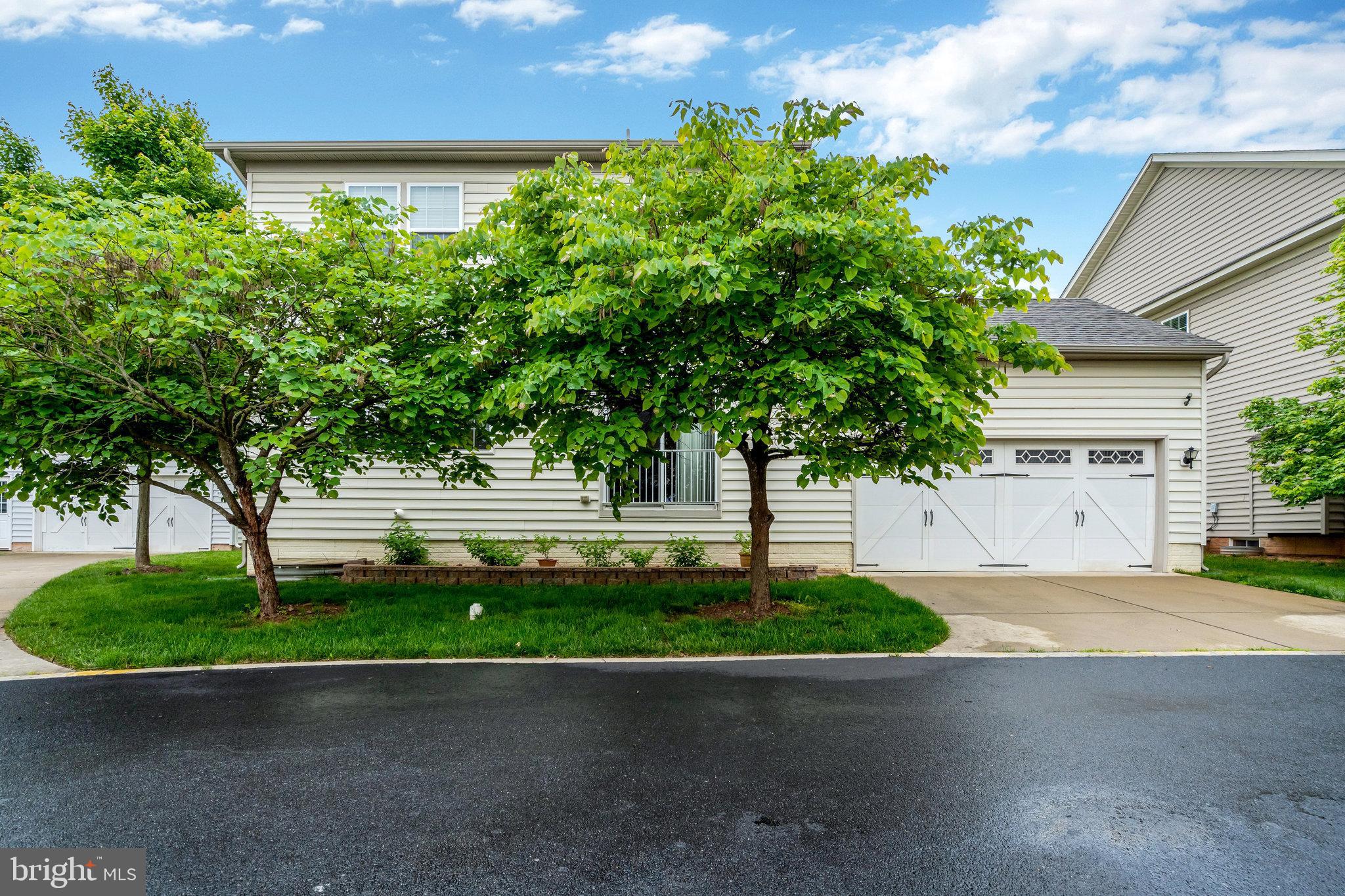 HASTINGS MARKETPLACE - Residential Lease