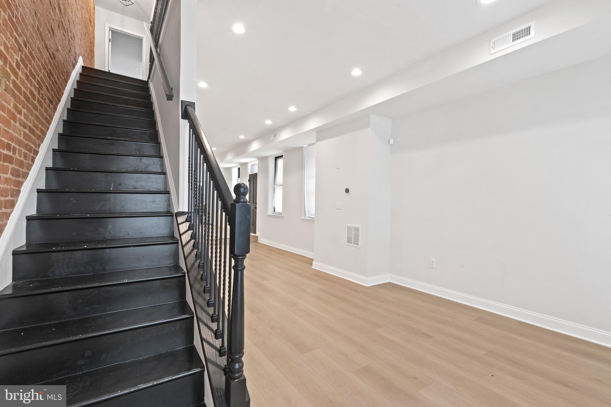 MCELDERRY PARK - Residential Lease