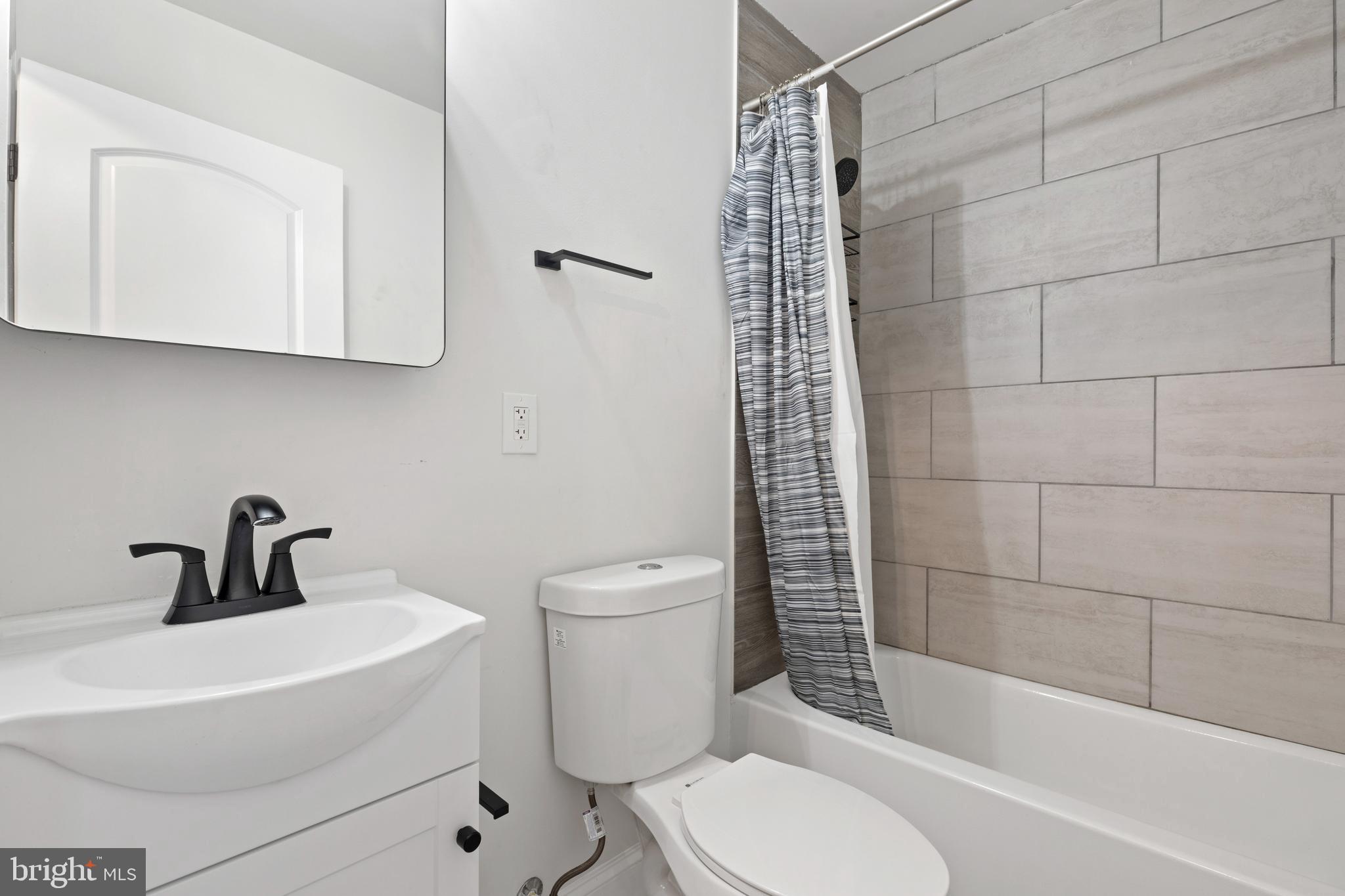 MCELDERRY PARK - Residential Lease