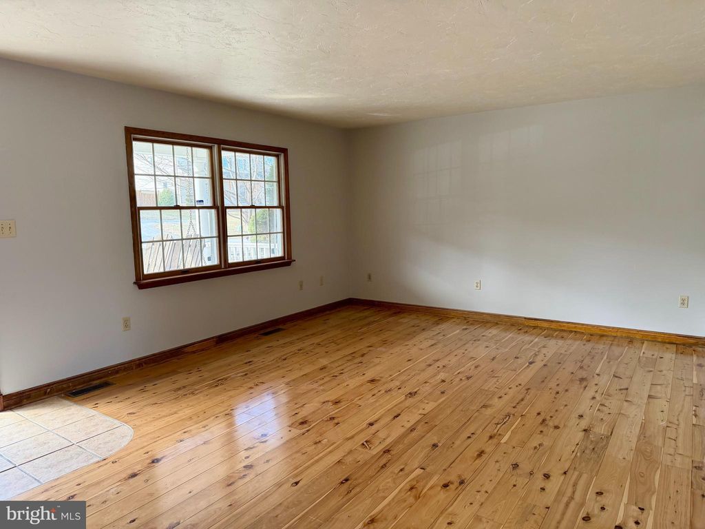 Photo of 131 Timber Lane, HANOVER, PA 17331 (MLS # PAYK2096228)