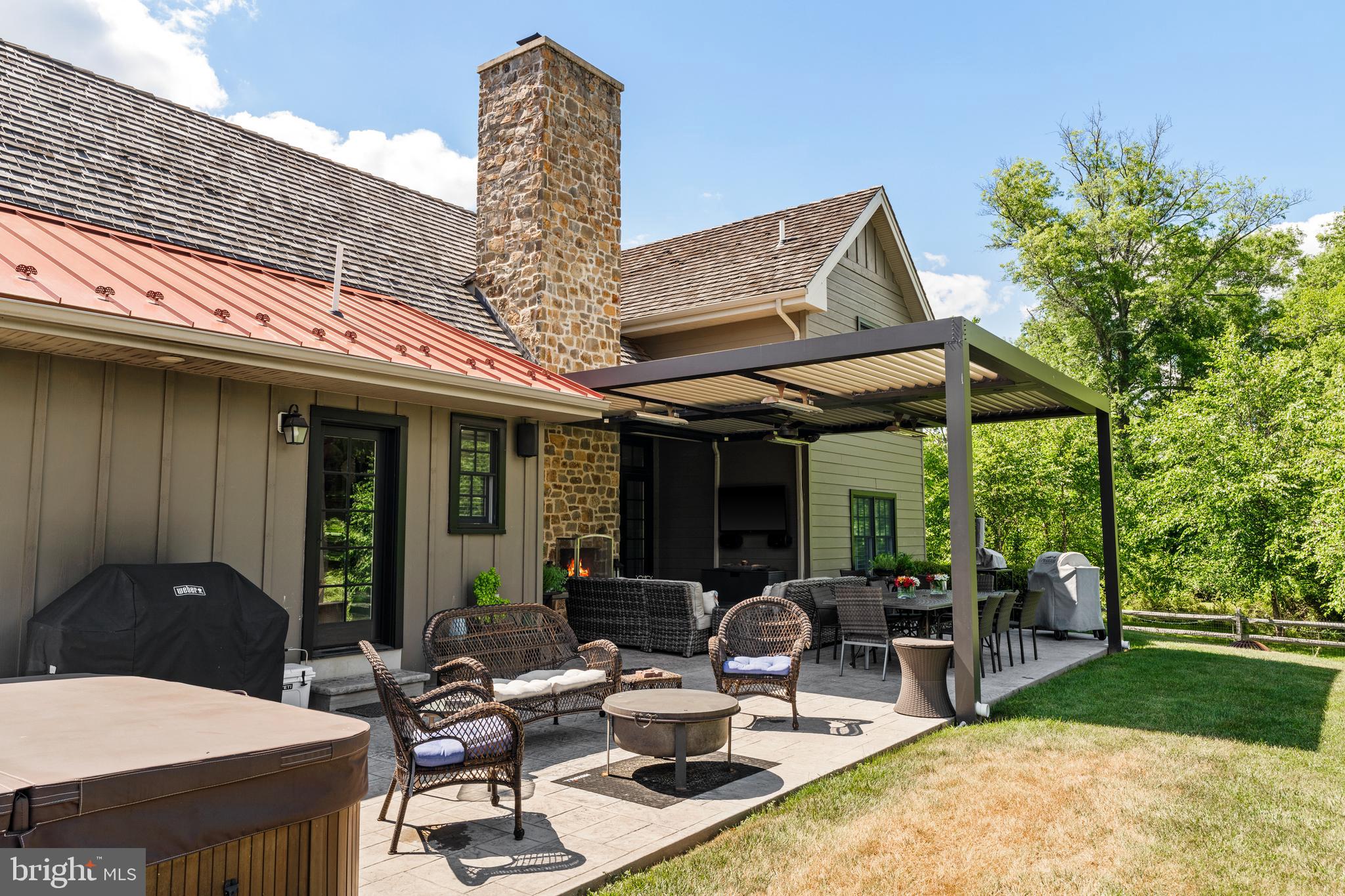 RADNOR HUNT - Residential