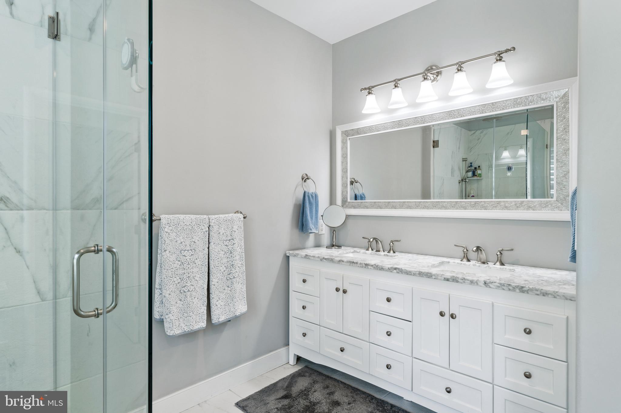 RADNOR HUNT - Residential