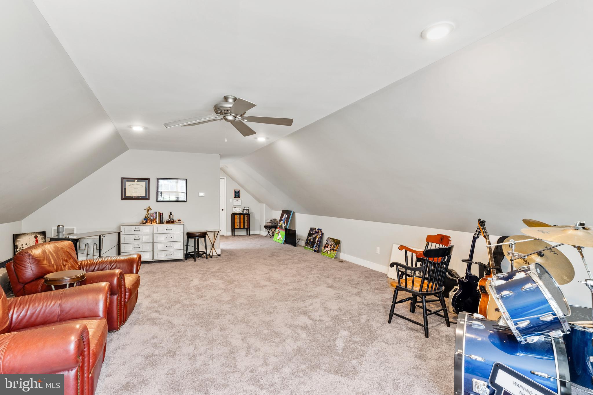 RADNOR HUNT - Residential