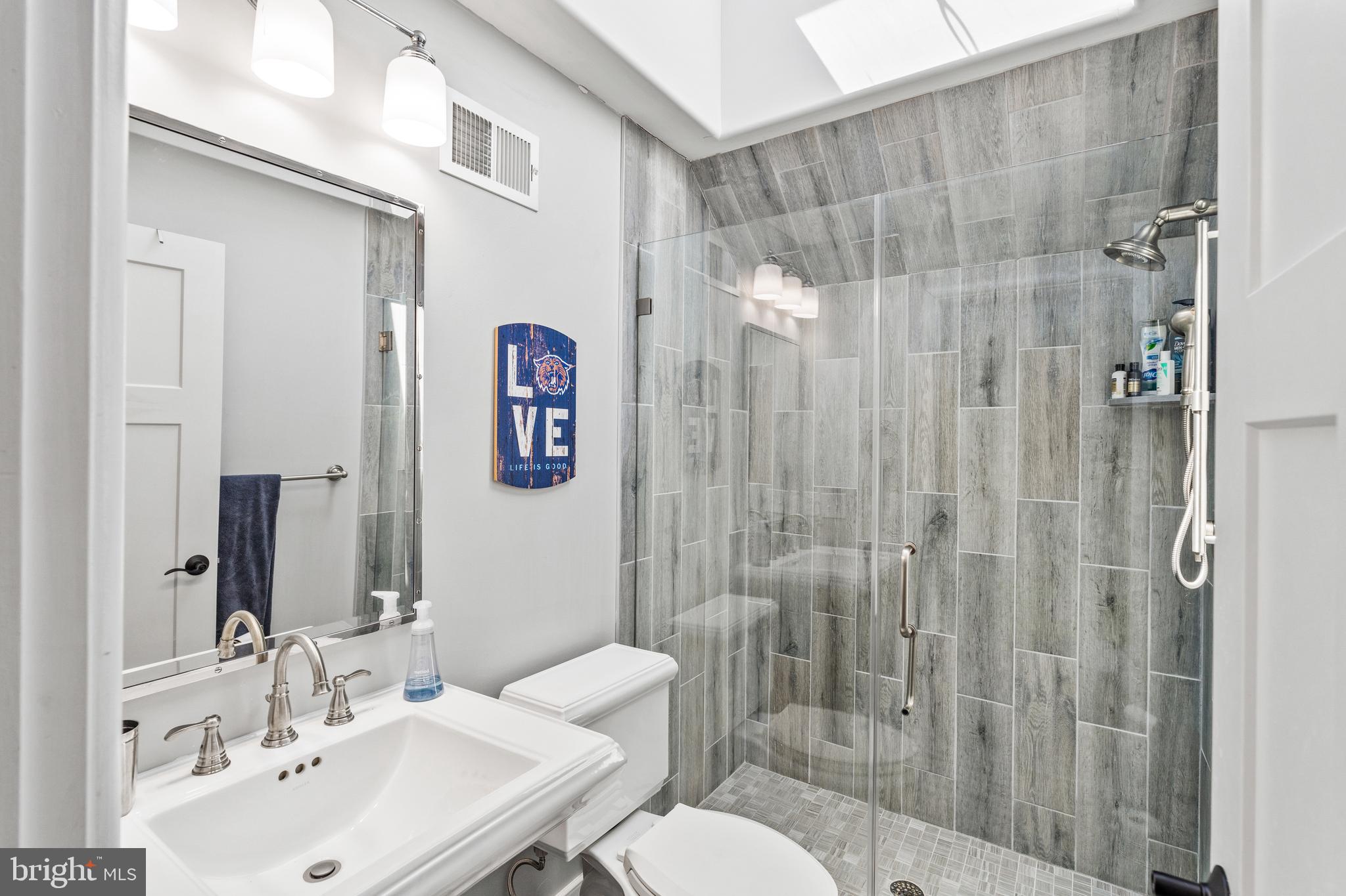 RADNOR HUNT - Residential