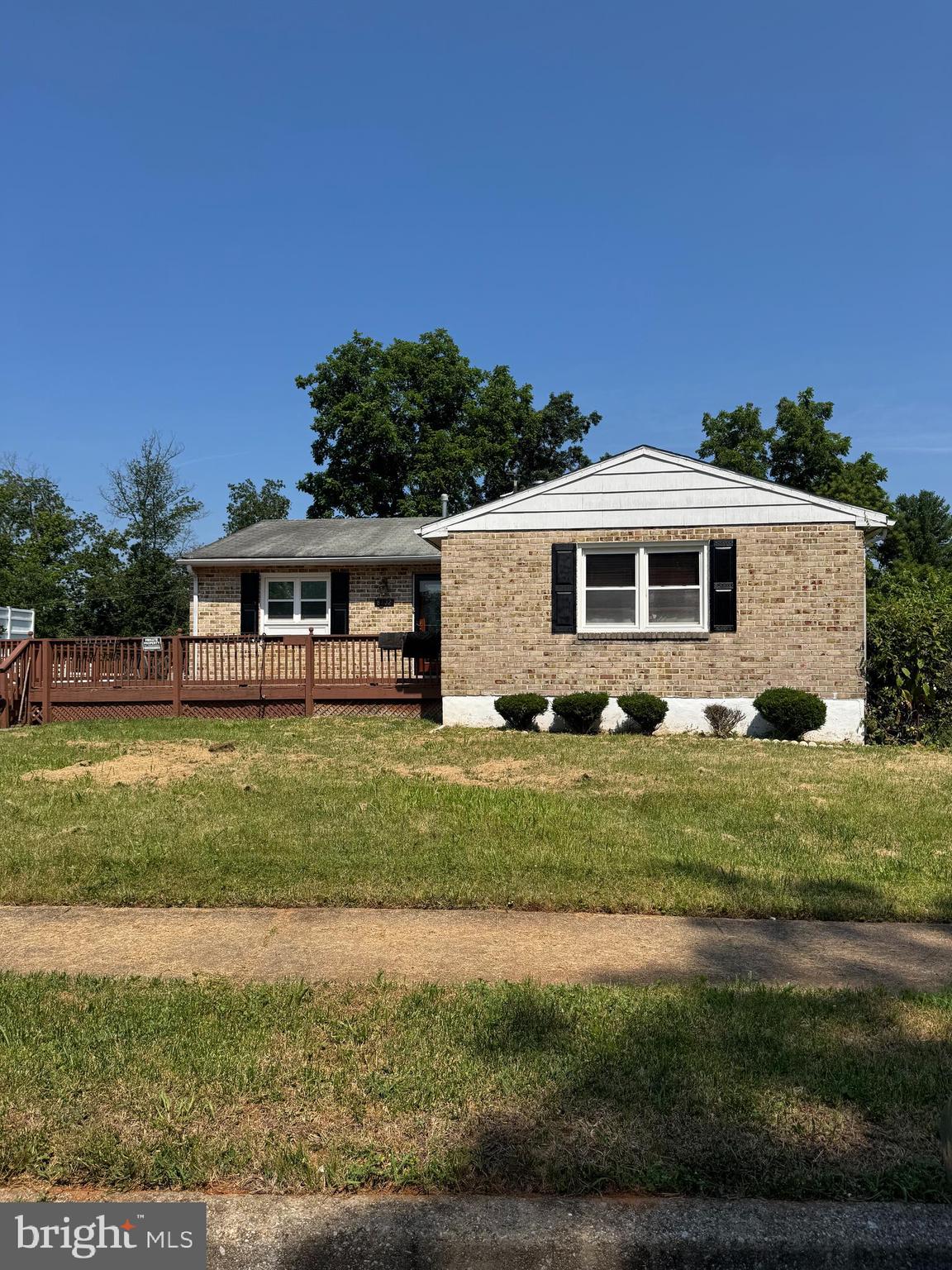 POTENTIAL SHORTSALE - All offers directly to the listing agent - DO NOT DISTURB OCCUPANTS