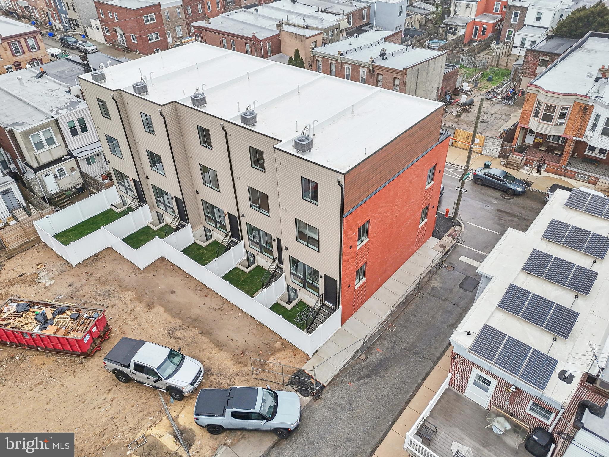 PORT RICHMOND - Residential