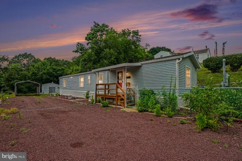 Mobile Home For Sale - 17 Albert Boulevard<br/> POTTSVILLE, PA 17901
