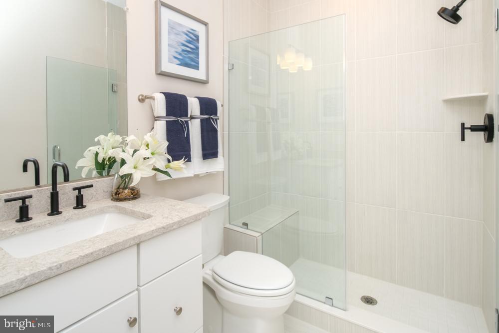 GATEWAY WEST - Residential