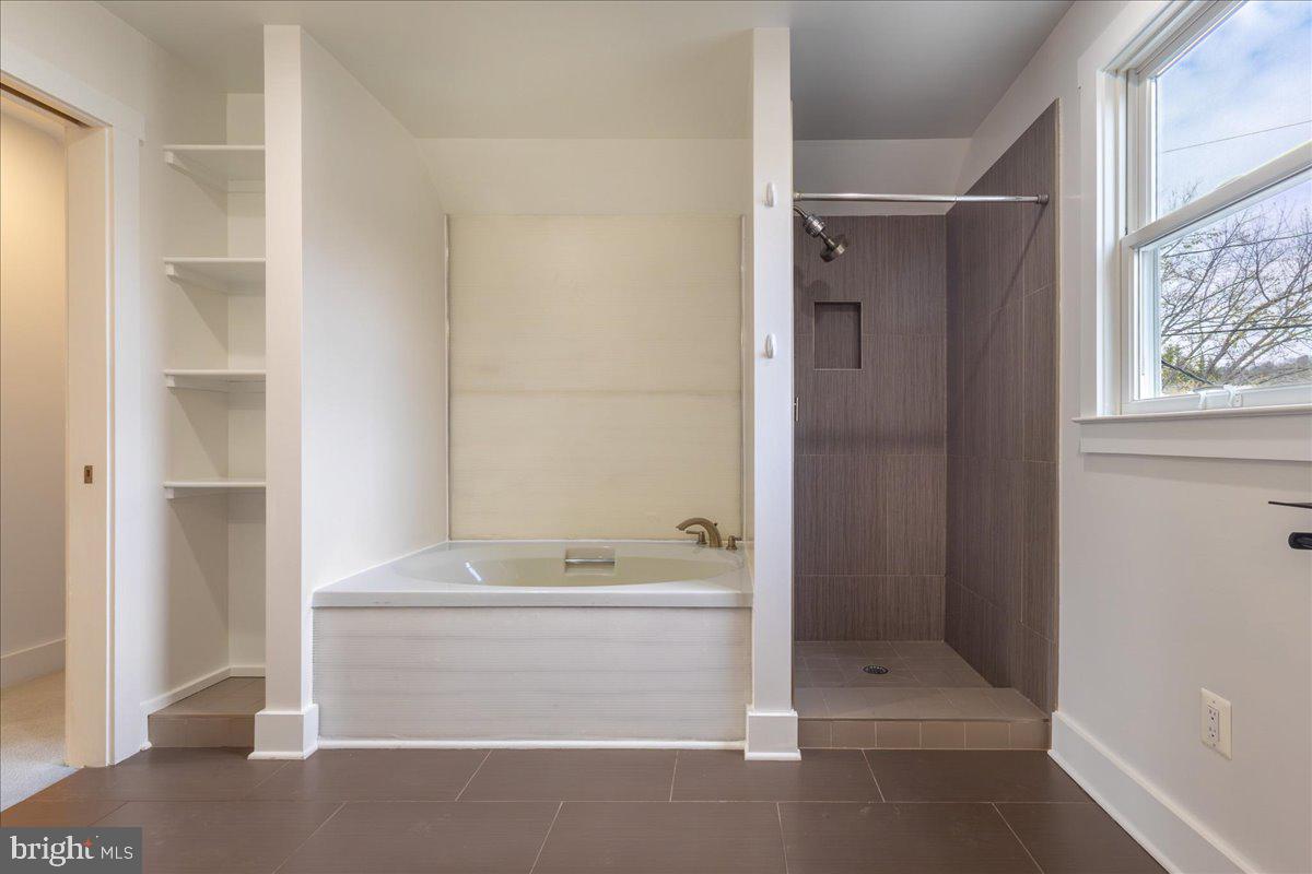 FAIRVIEW - Residential