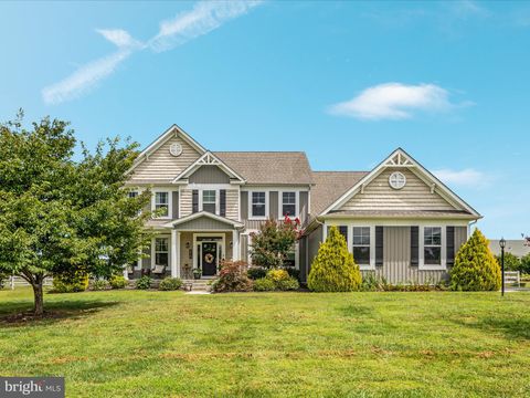 215 VARICK TRAIL HEDGESVILLE WV 25427