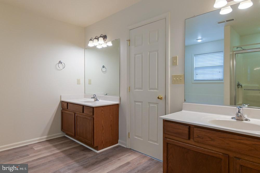 ROSEMONT ORCHARD - Residential Lease