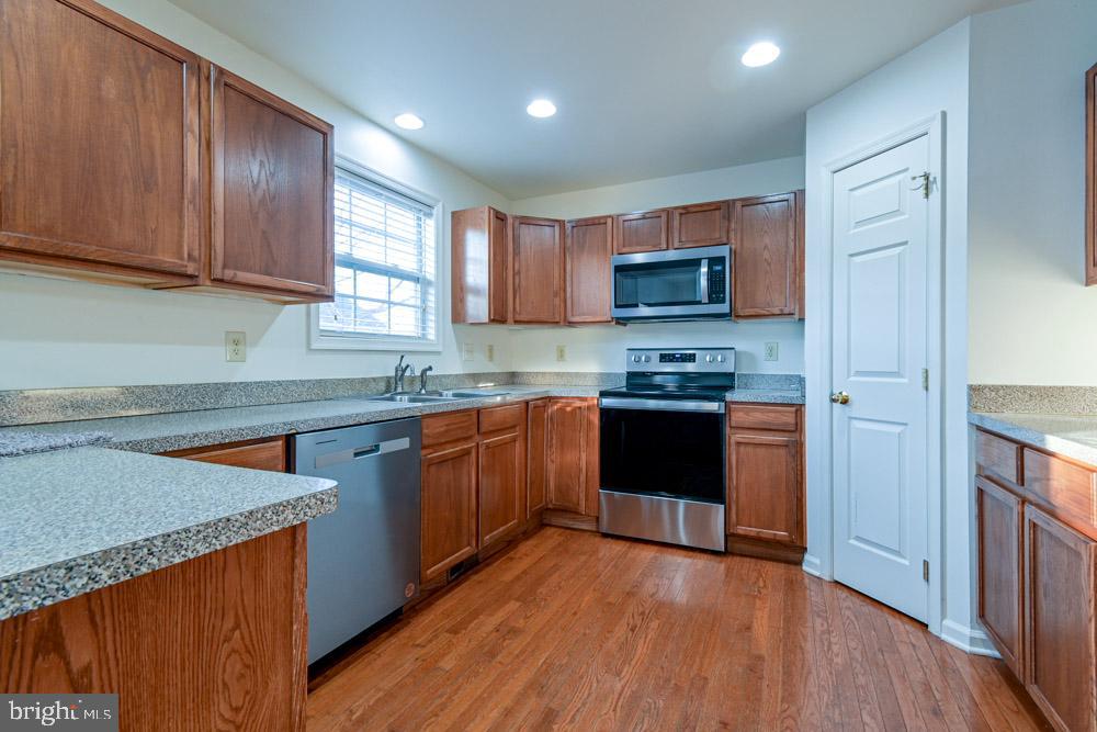 ROSEMONT ORCHARD - Residential Lease