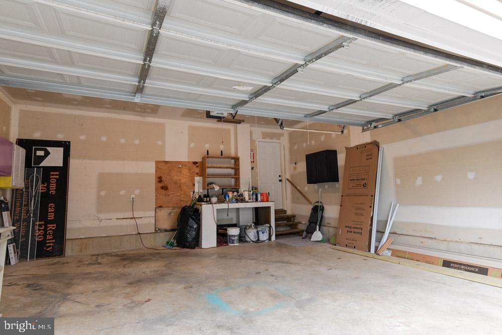 ROSEMONT ORCHARD - Residential Lease