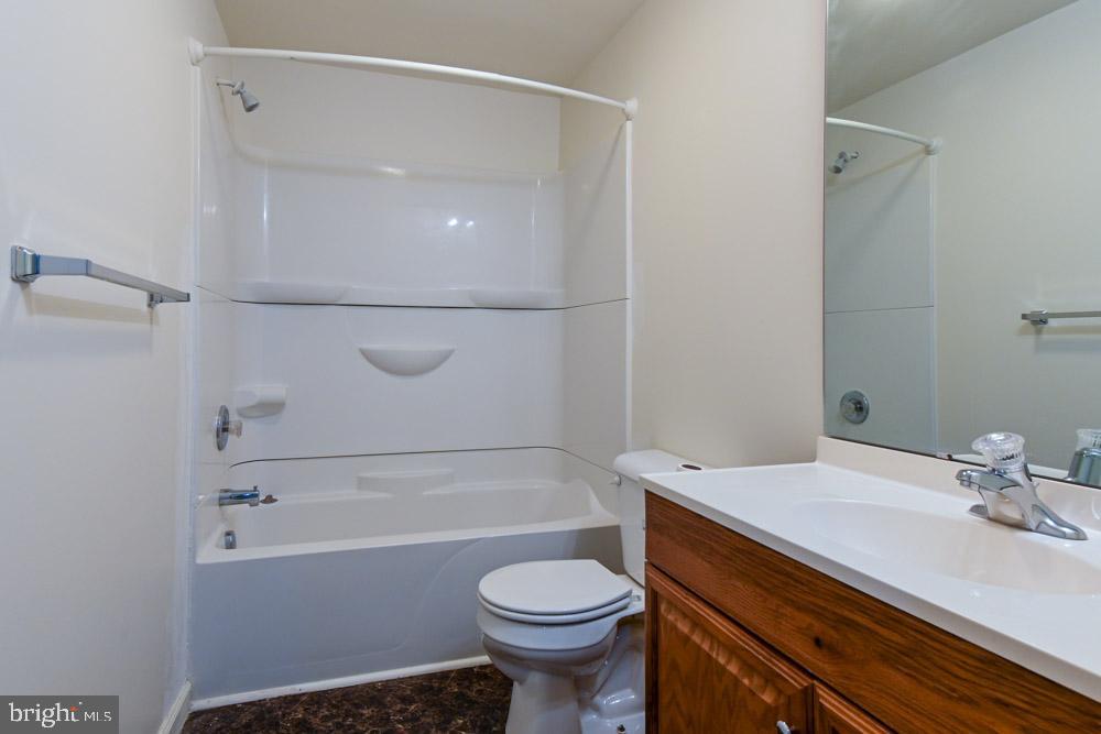 ROSEMONT ORCHARD - Residential Lease