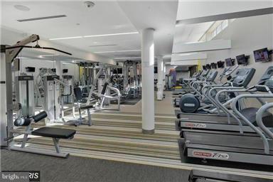 ROTONDA - Residential Lease