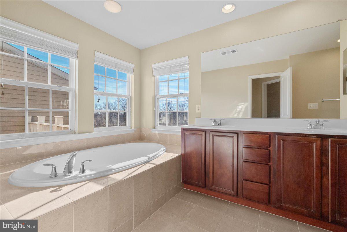 BROADLANDS SOUTH - Residential Lease