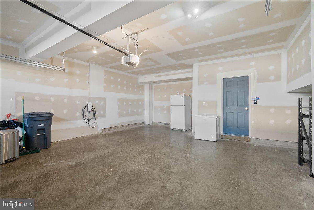 BROADLANDS SOUTH - Residential Lease