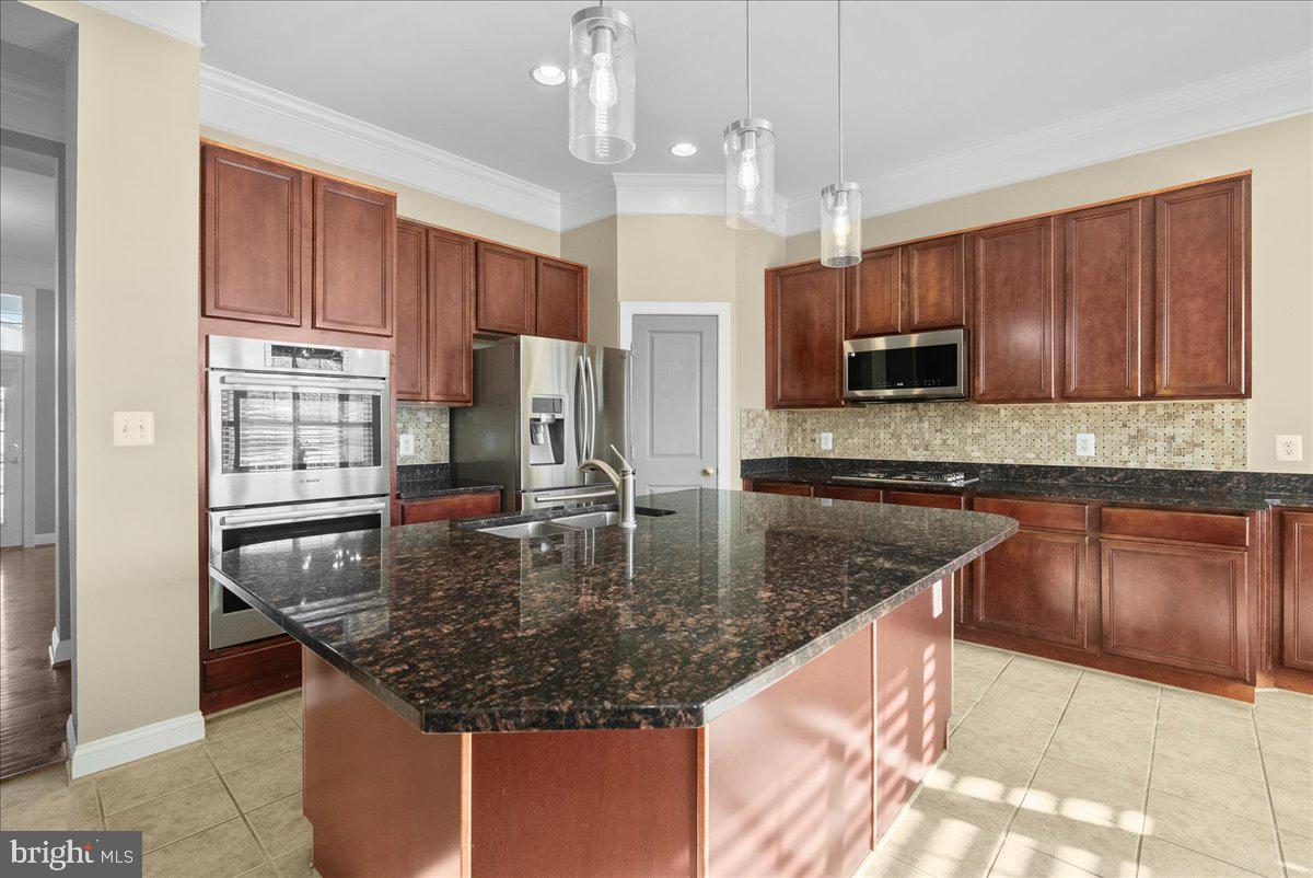 BROADLANDS SOUTH - Residential Lease