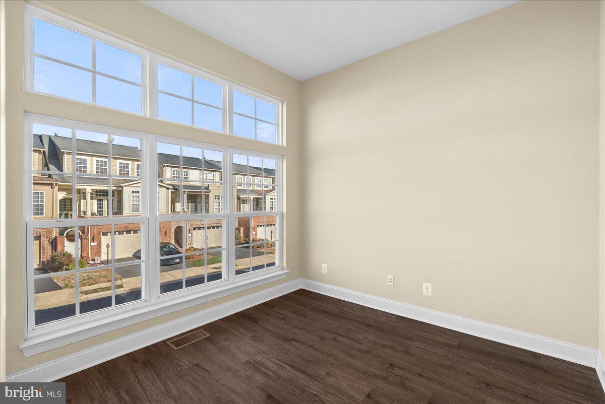 BROADLANDS SOUTH - Residential Lease