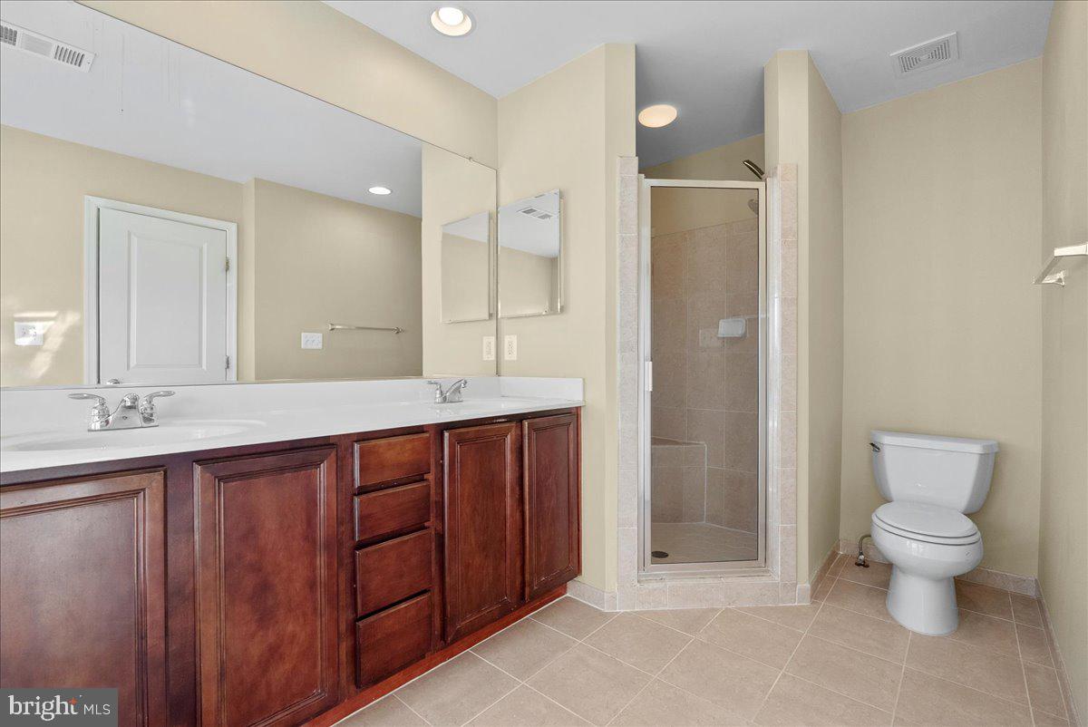 BROADLANDS SOUTH - Residential Lease